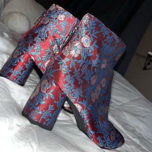 NWT $99 GIANNI BINI Floral Brocade Boots – Sz 7.5